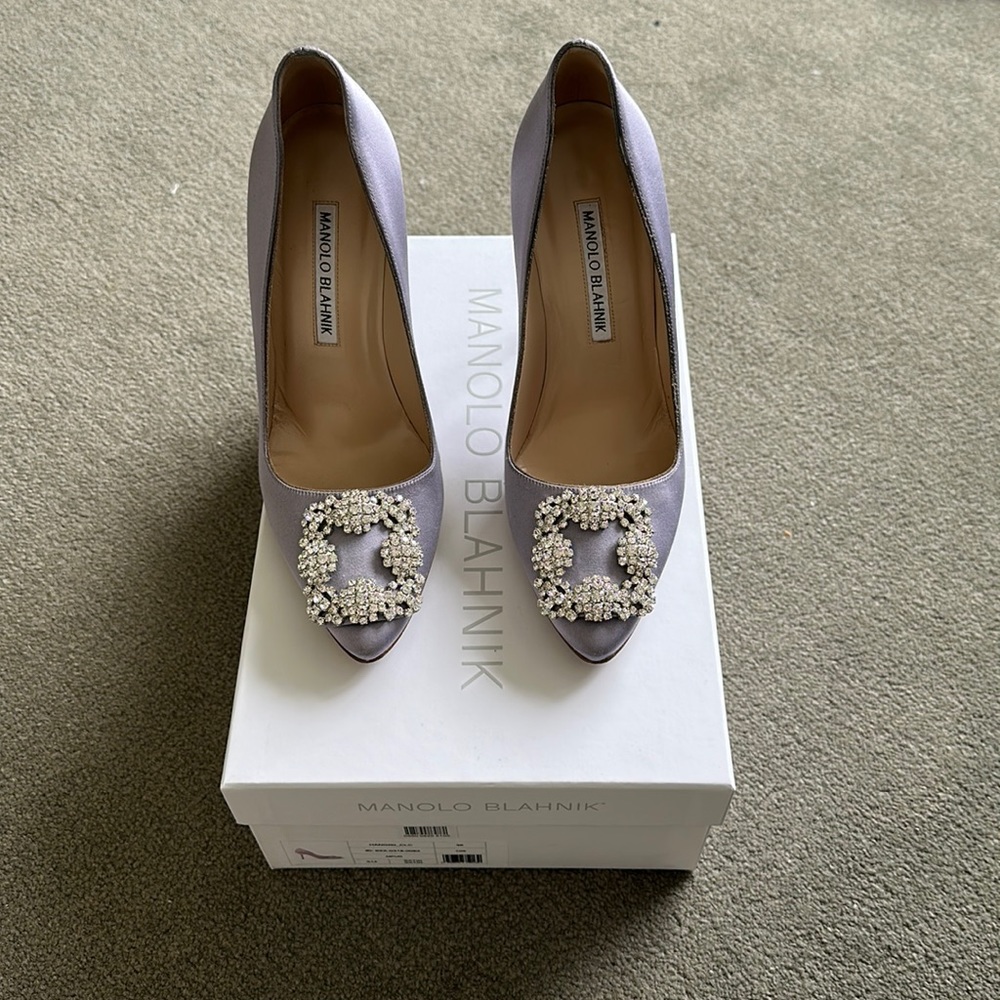 Manolo Blahnik Hangisi heel pumps height 105, shoe size 36, satin lilac color